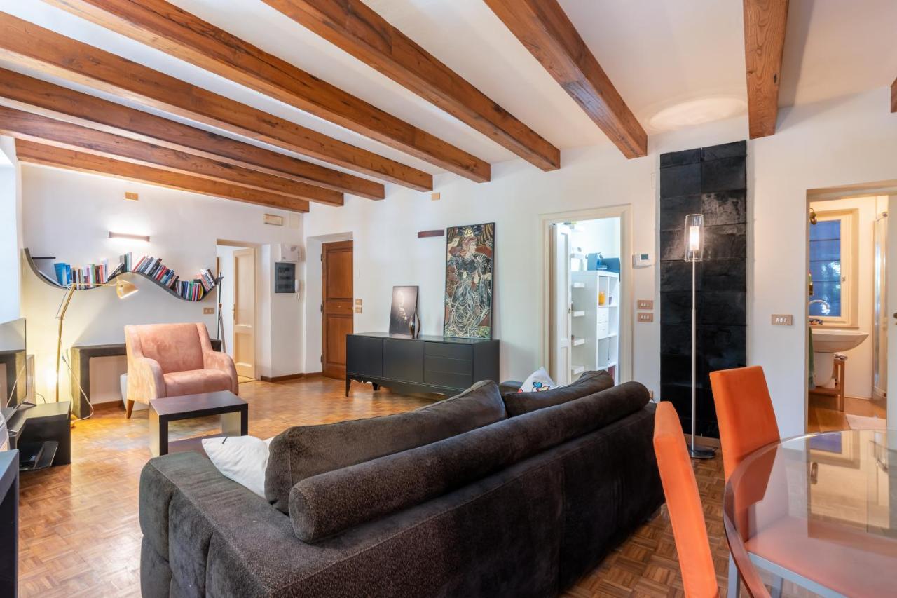 Piazza Napoleone Lovely Central Apartment Lucca Exterior foto